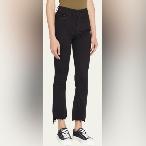 MOTHER Denim - MOTHER Black Denim Jeans Insider Crop Step Fray in Not Guilty Size 30